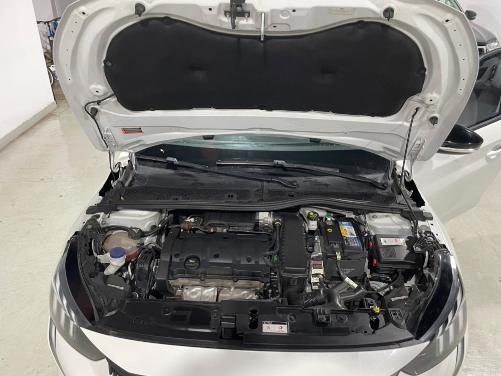 Peugeot 208 1.6 Feline Tiptronic — foto 6